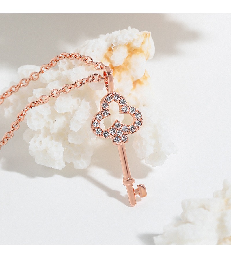 Women Necklace 925 Sterling Silver Heart Key Pendant Necklace with Cubic Zirconia Jewelry