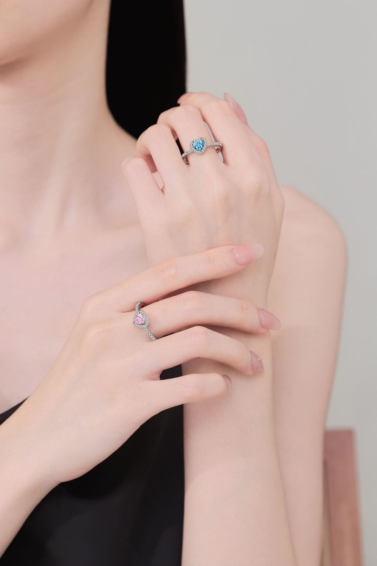 1.4 Carat (ctw) Heart-Cut Moissanite Halo Engagement Rings for Women 925 Sterling Silver Engagement Rings Halo Love Heart Band Heart Cut  Birthstone Jewelry for Women