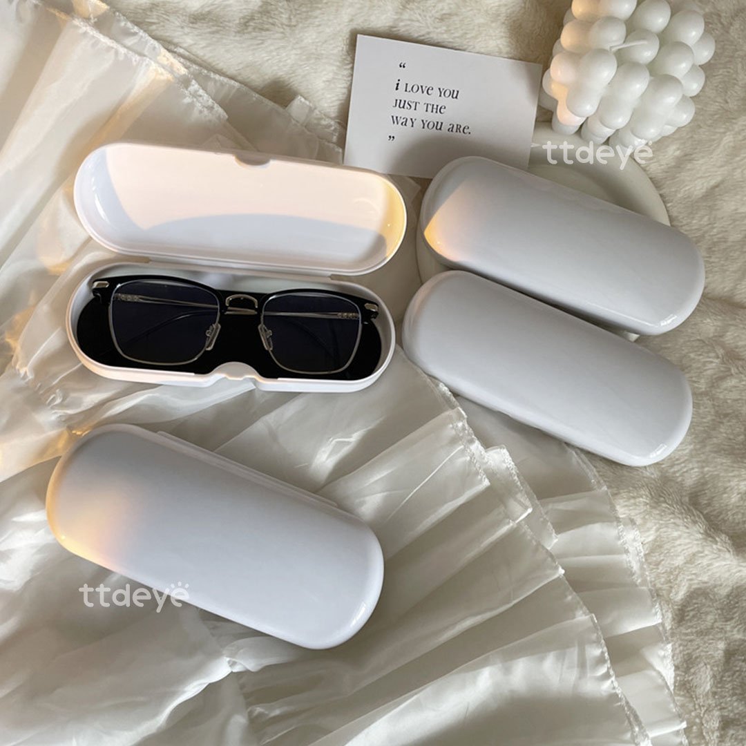 TTDeye Cream Sunglass Case