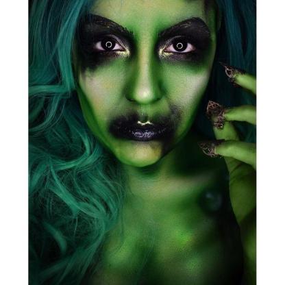 Girl wear ttdeye darknight black colored contact lenses