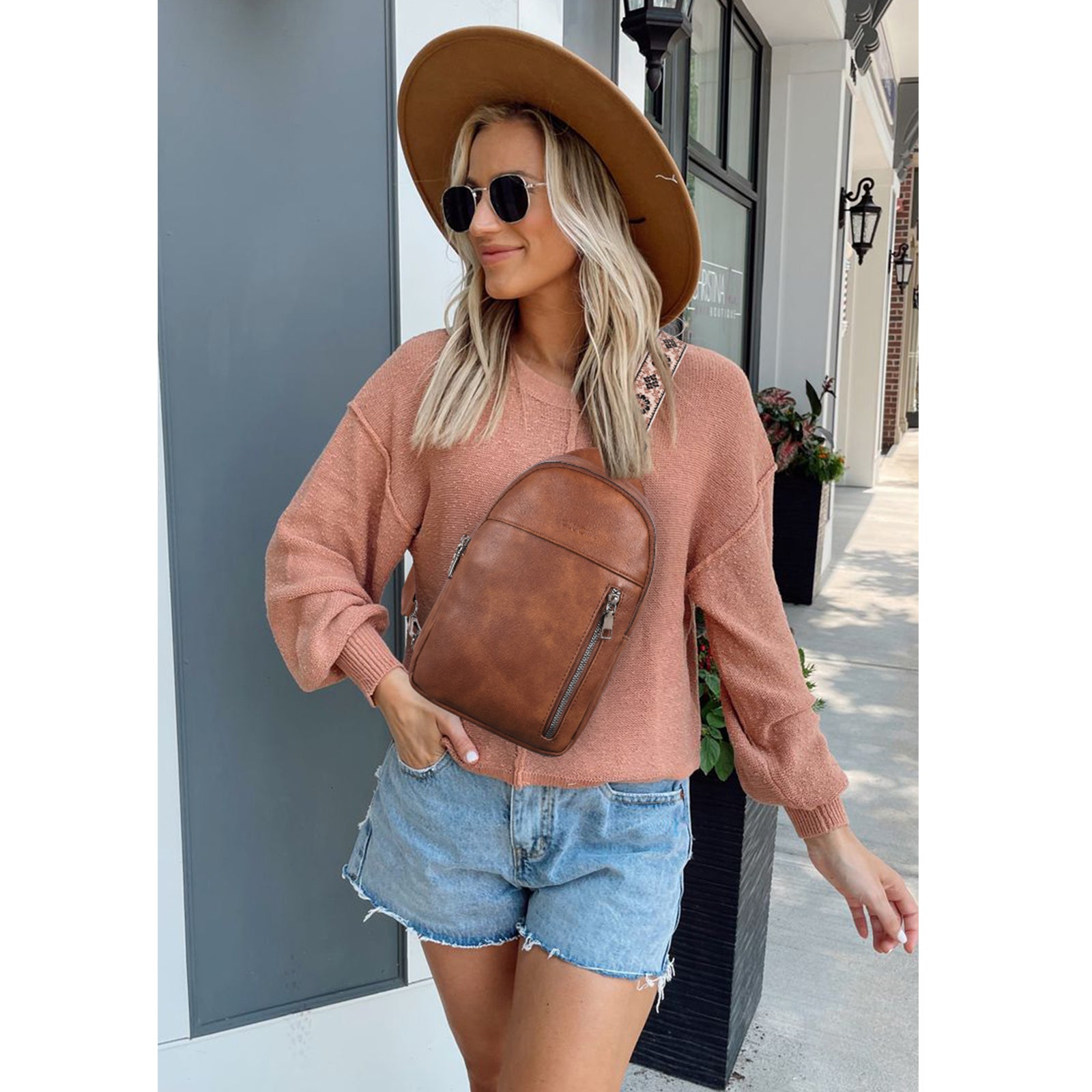 Large Leather Fanny Packs Sling Bag for Women Crossbody Purse Trendy Chest Bag