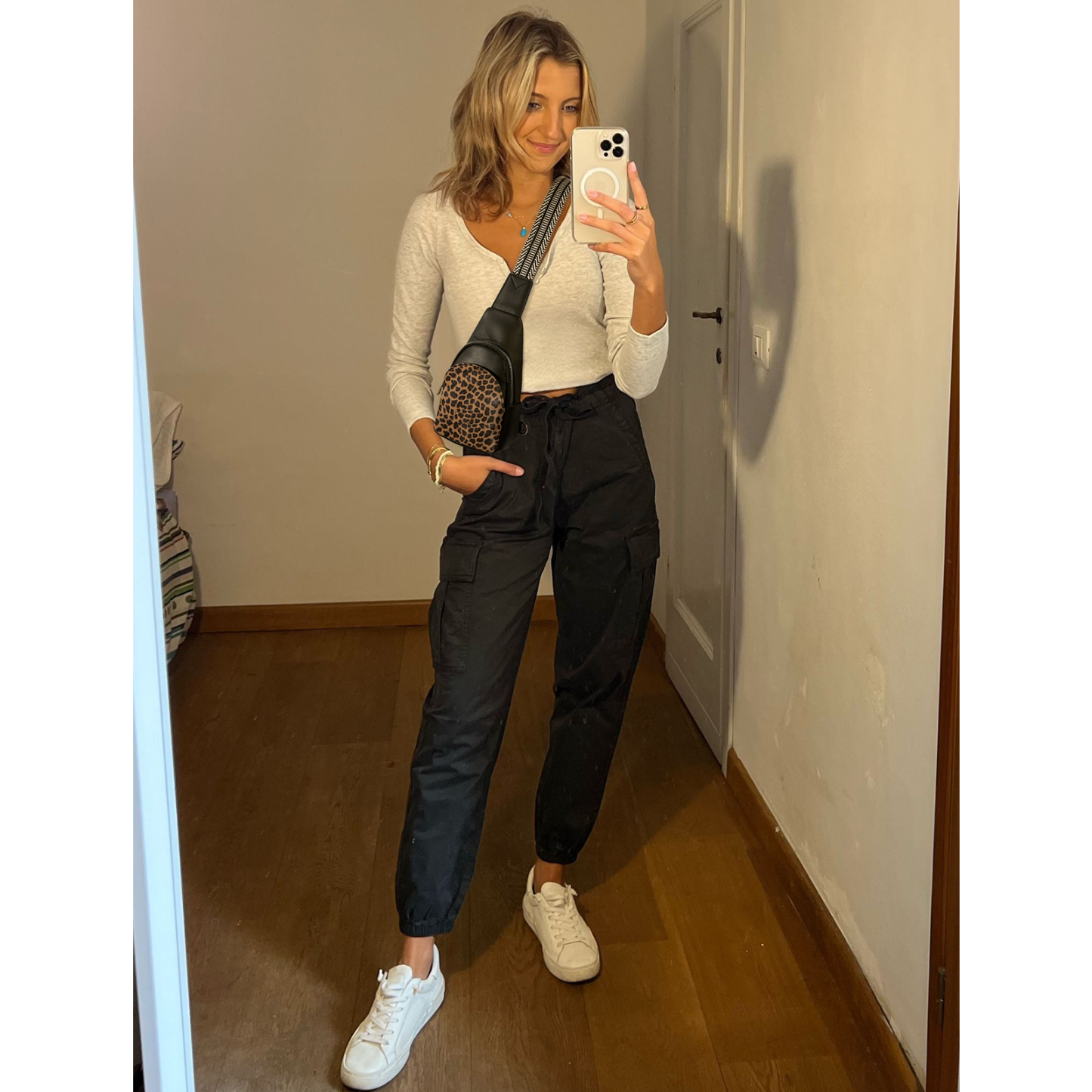 Faux Leather Small Sling Bag Fashion Waist Packs with Guitar Strap for Women's Fanny Packs