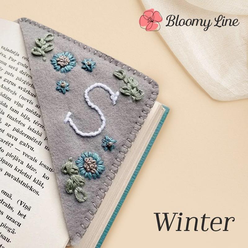 📚🔖$9.99📚🔖 - personalized hand embroidered corner bookmark pattern