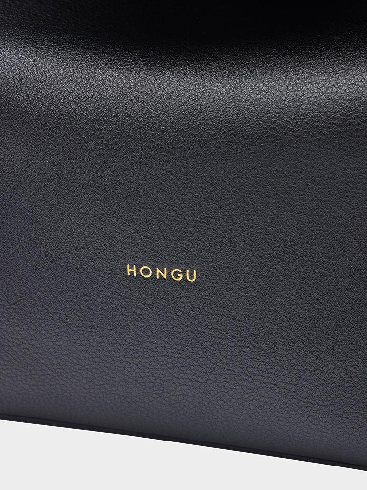 Eaves-Inspired Handheld Bag