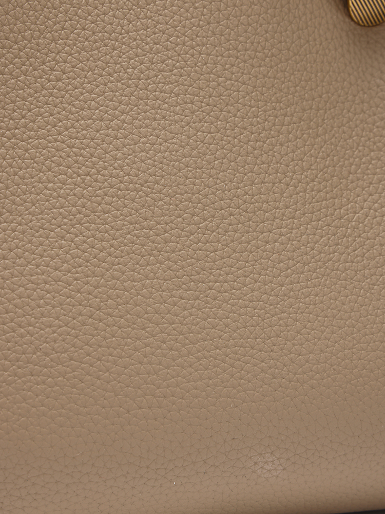 Large-capacity handbag