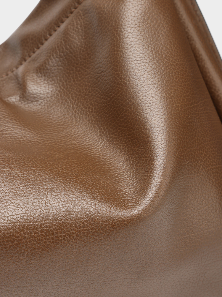 Large-Capacity Commuter Bag