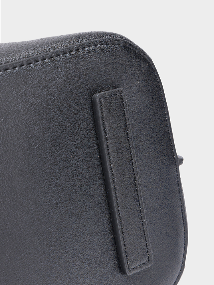 Eaves-Inspired Handheld Bag