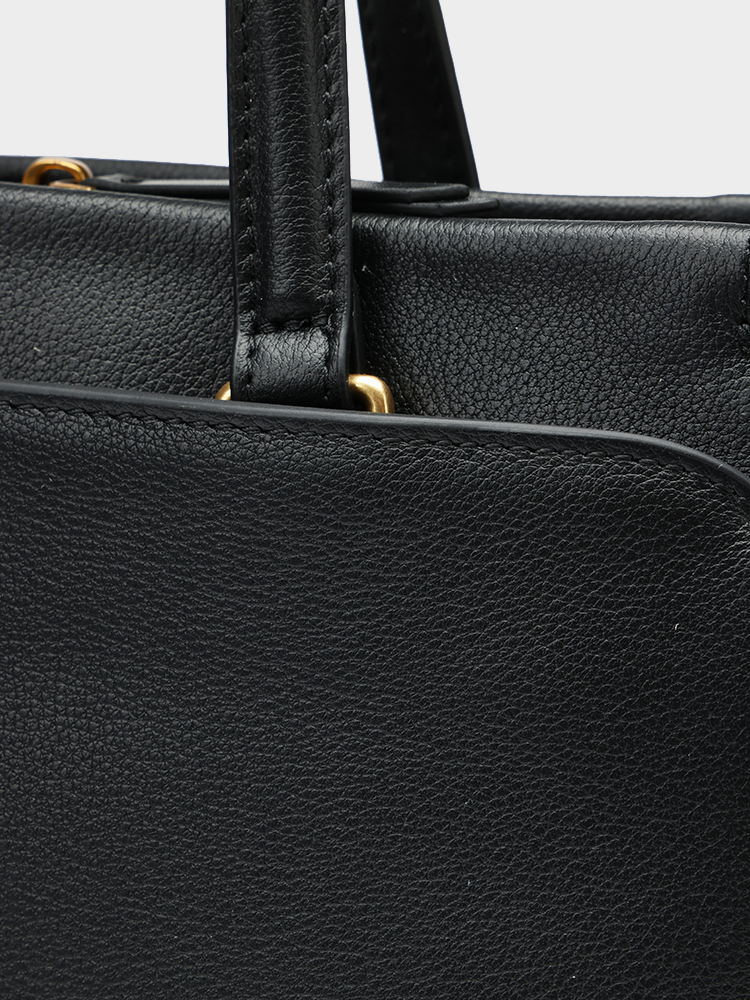 Large-capacity handbag