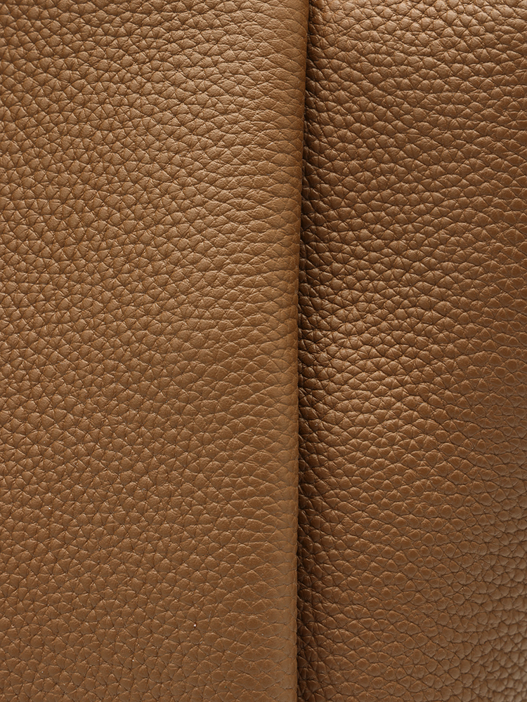 Large-capacity tote bag