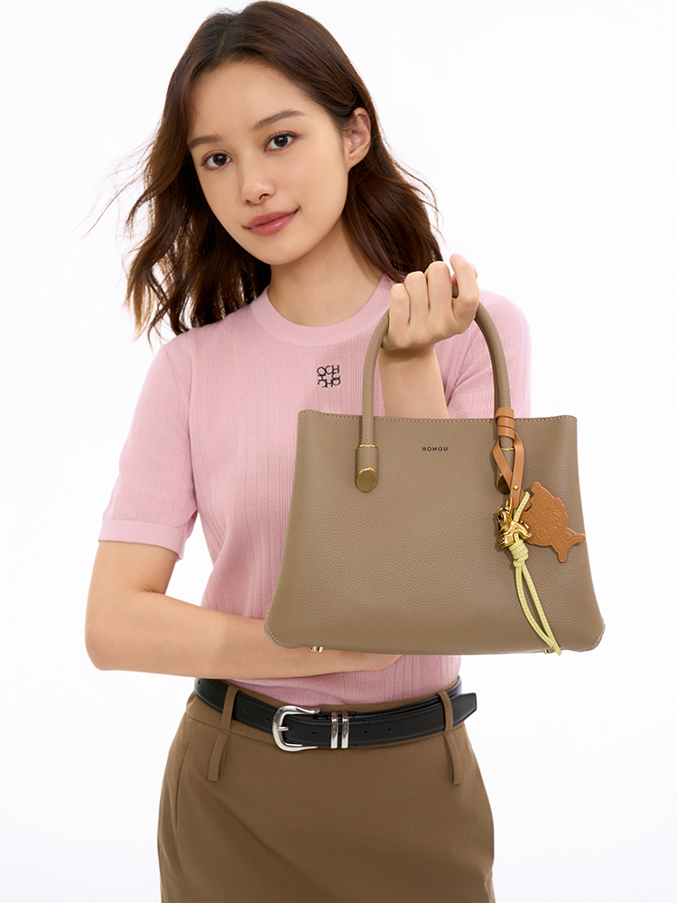 Large-capacity handbag