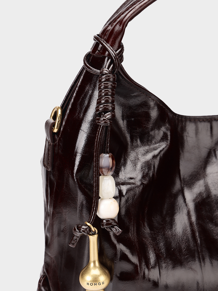 Oil wax leather single-shoulder bag