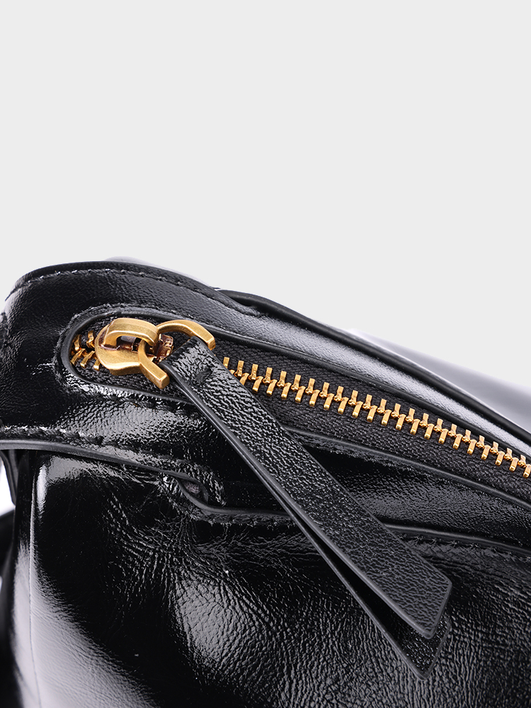 Vegetable-Tanned Leather Crossbody Bag