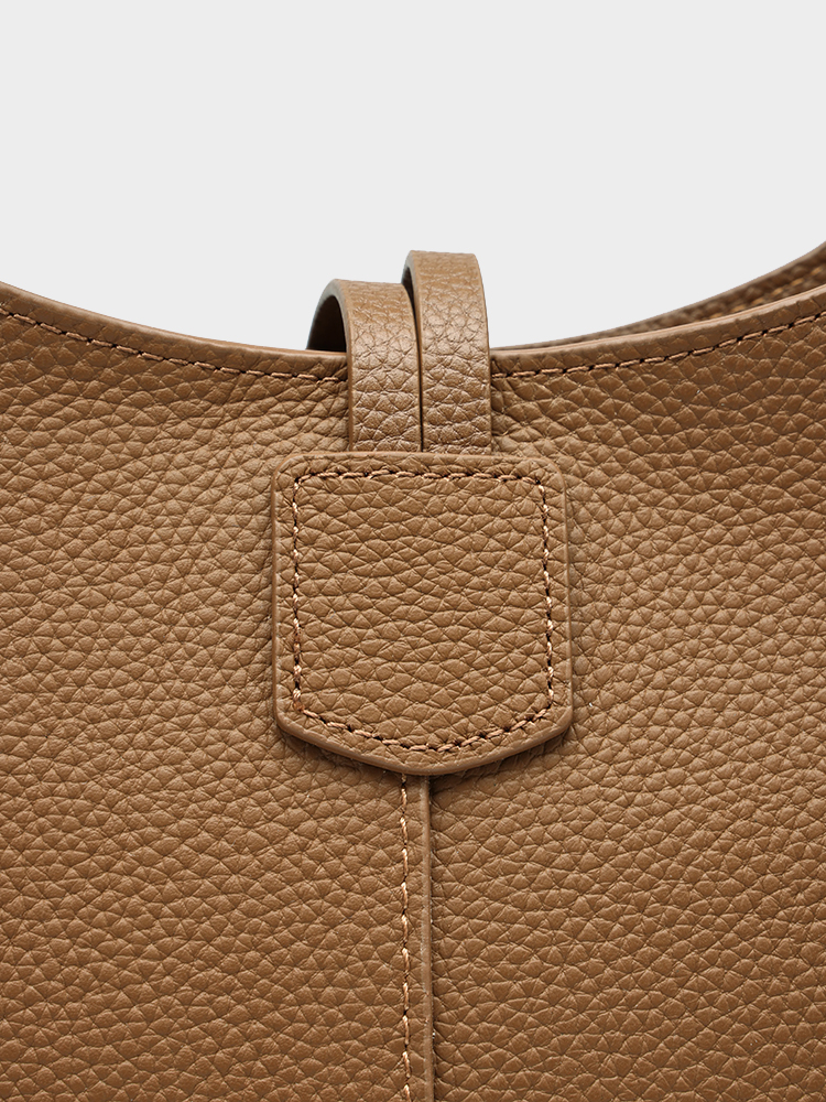 Large-capacity tote bag