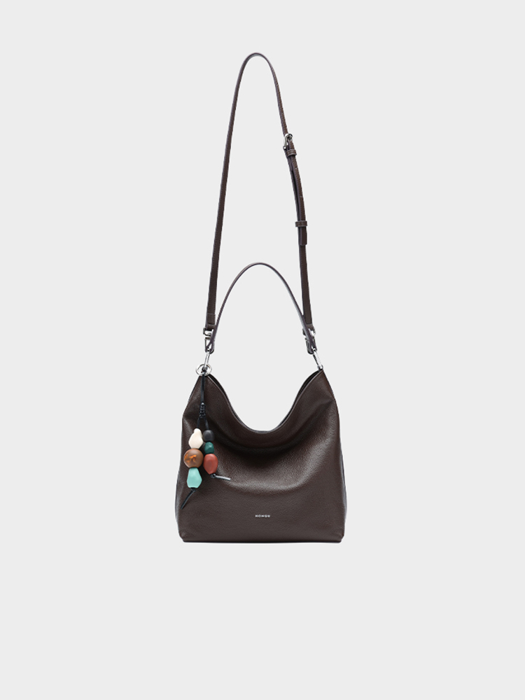 Relaxed bucket bag