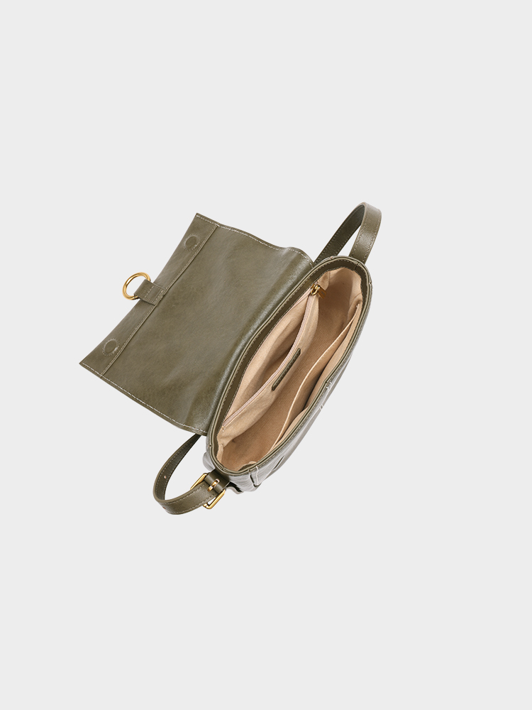 Vegetable-tanned cowhide crossbody bag