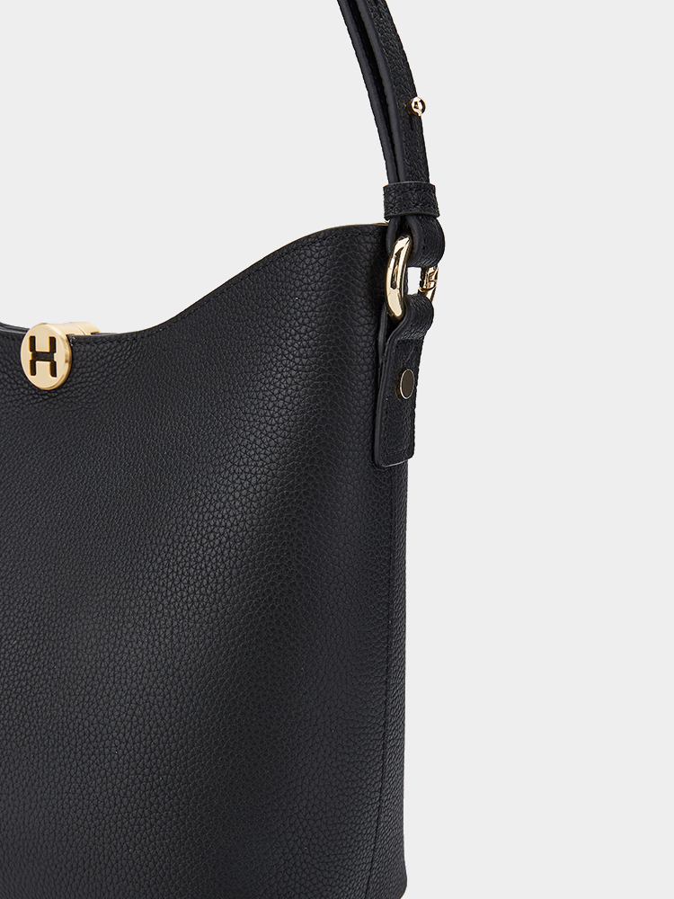 Versatile Bucket Bag