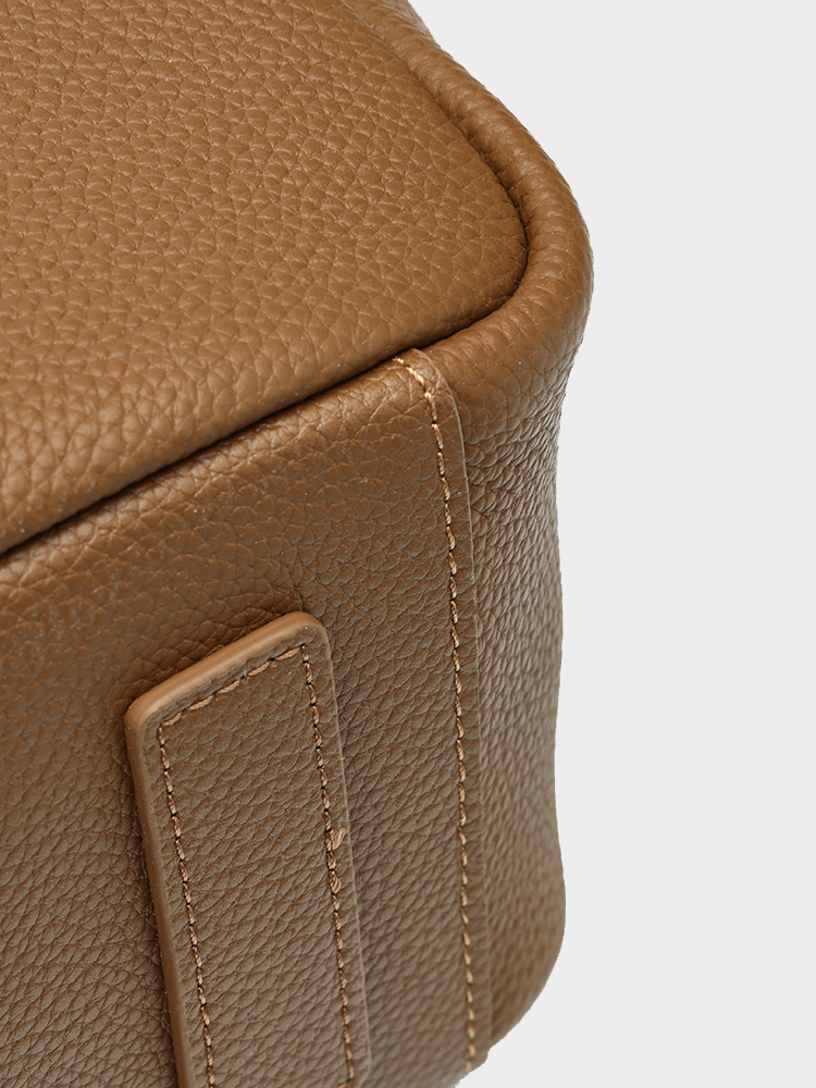 Large-capacity tote bag