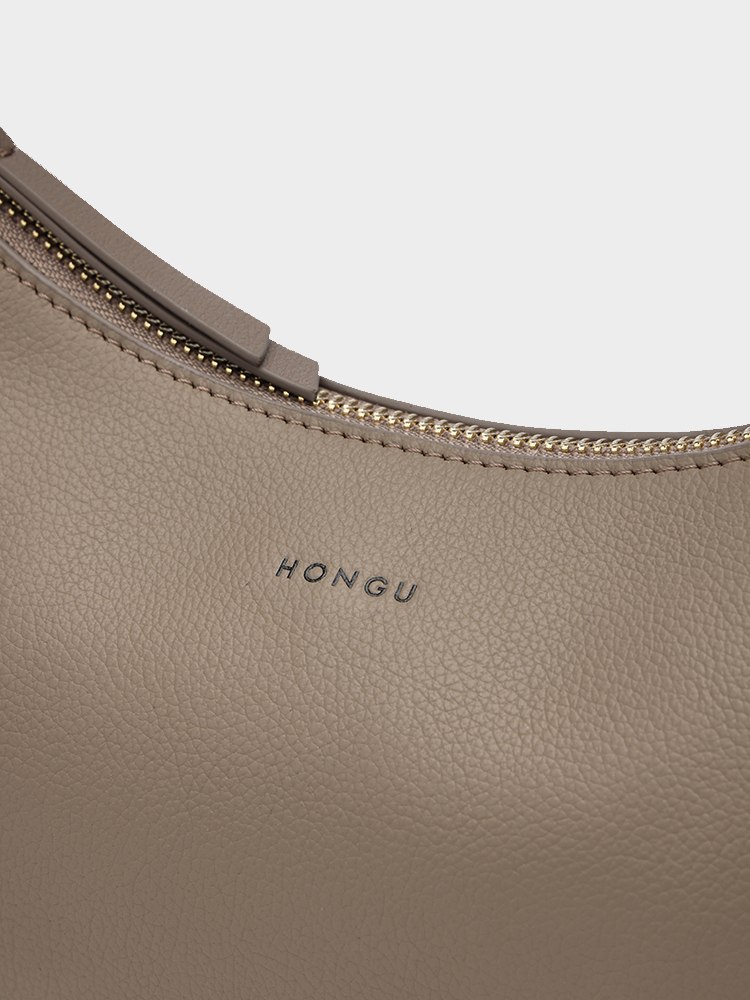 Simple single-shoulder bag