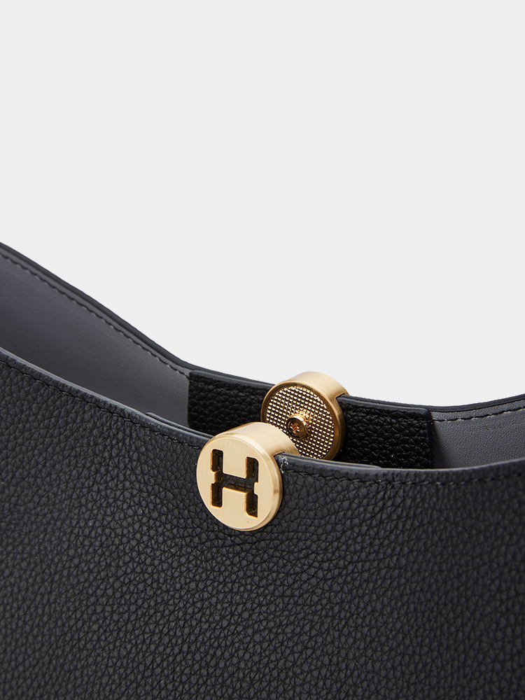 Versatile Bucket Bag