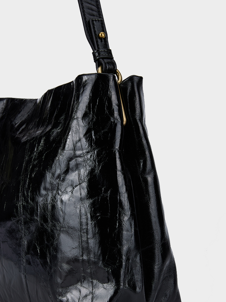 Oil wax single-shoulder bag