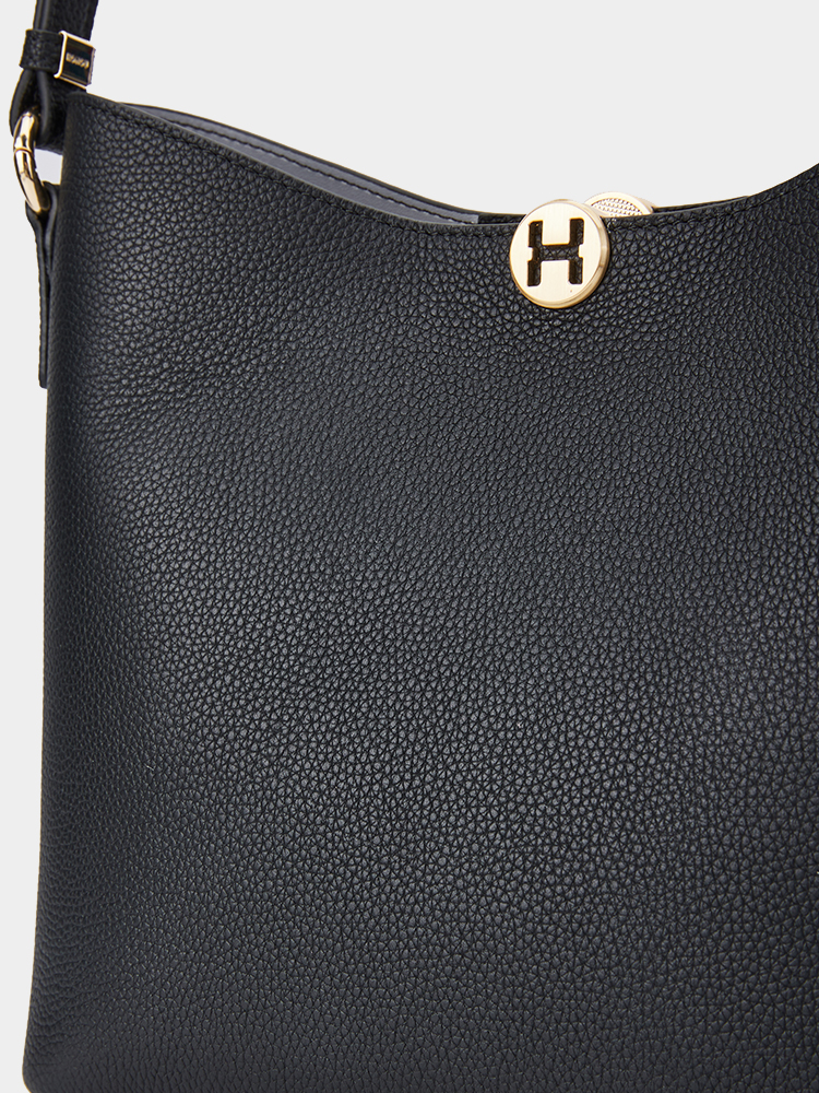 Versatile Bucket Bag