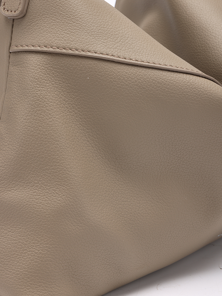 Single-shoulder crossbody bag