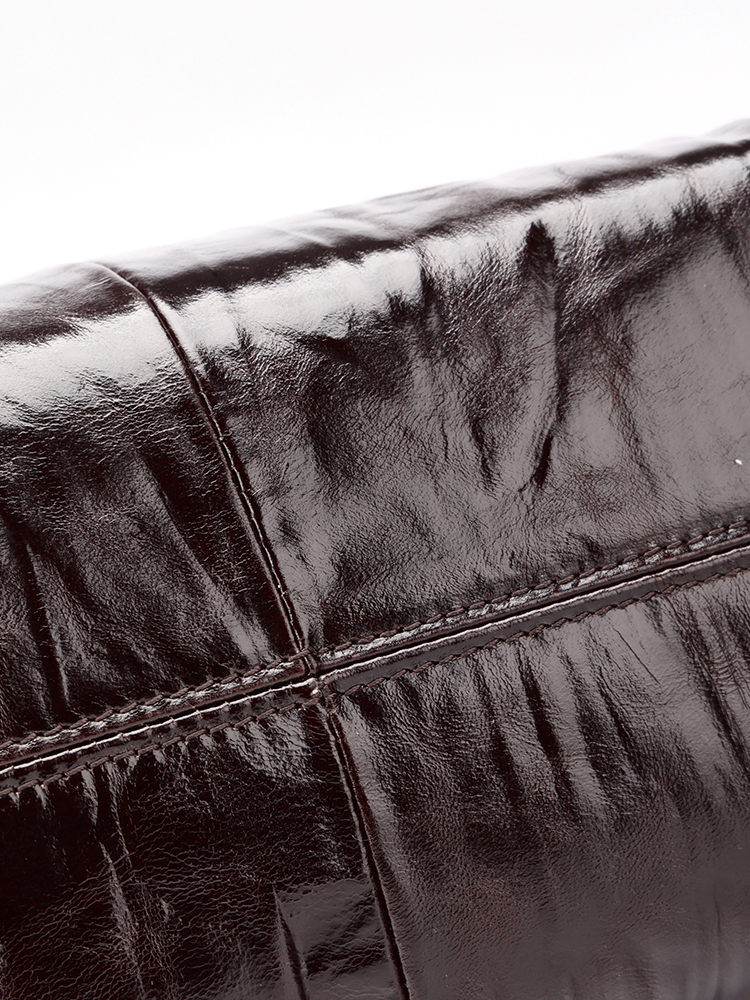 Oil wax leather single-shoulder bag