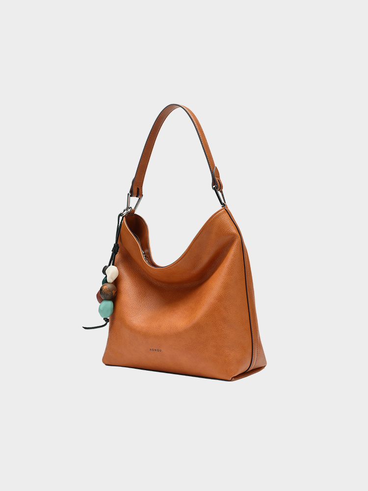 Relaxed bucket bag