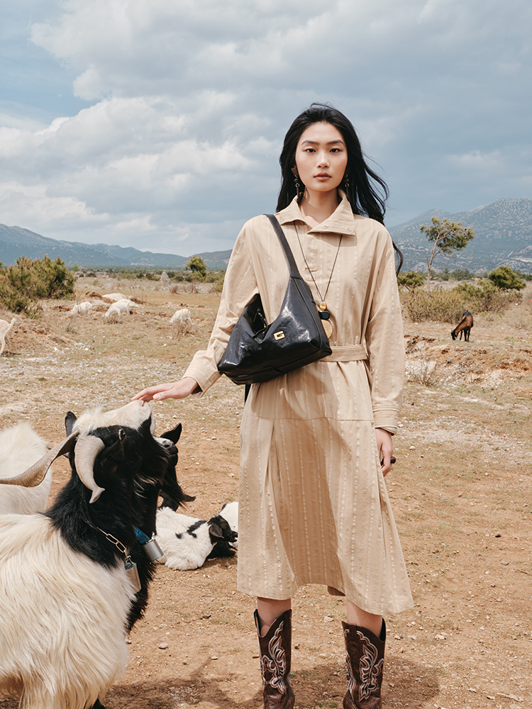 Vegetable-Tanned Hobo Bag