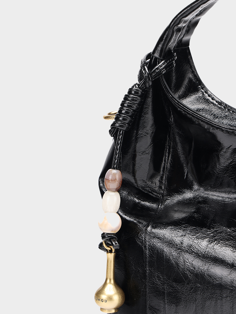 Oil wax leather single-shoulder bag