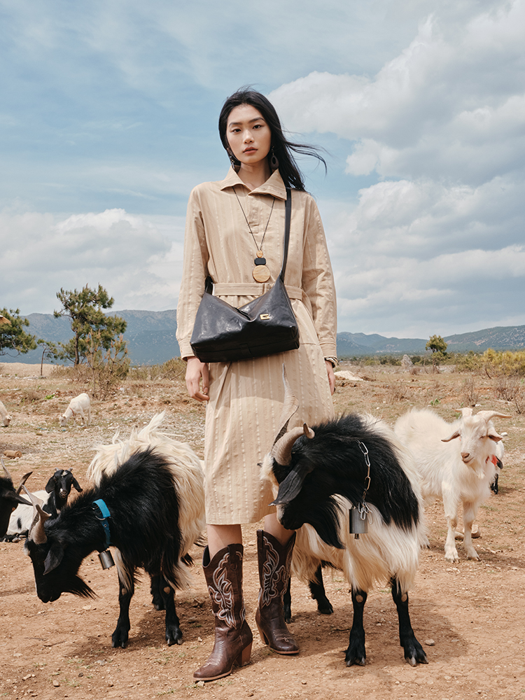 Vegetable-Tanned Hobo Bag