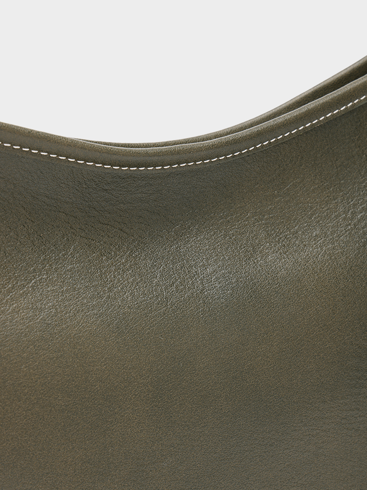 Large-capacity tote bag