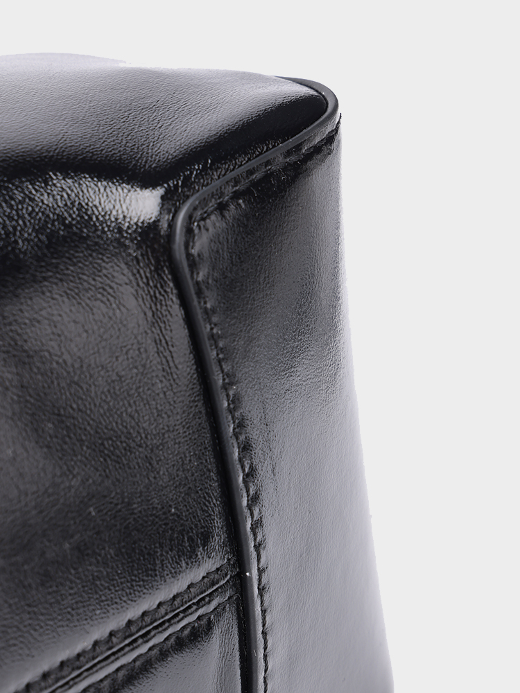 Large-capacity tote bag