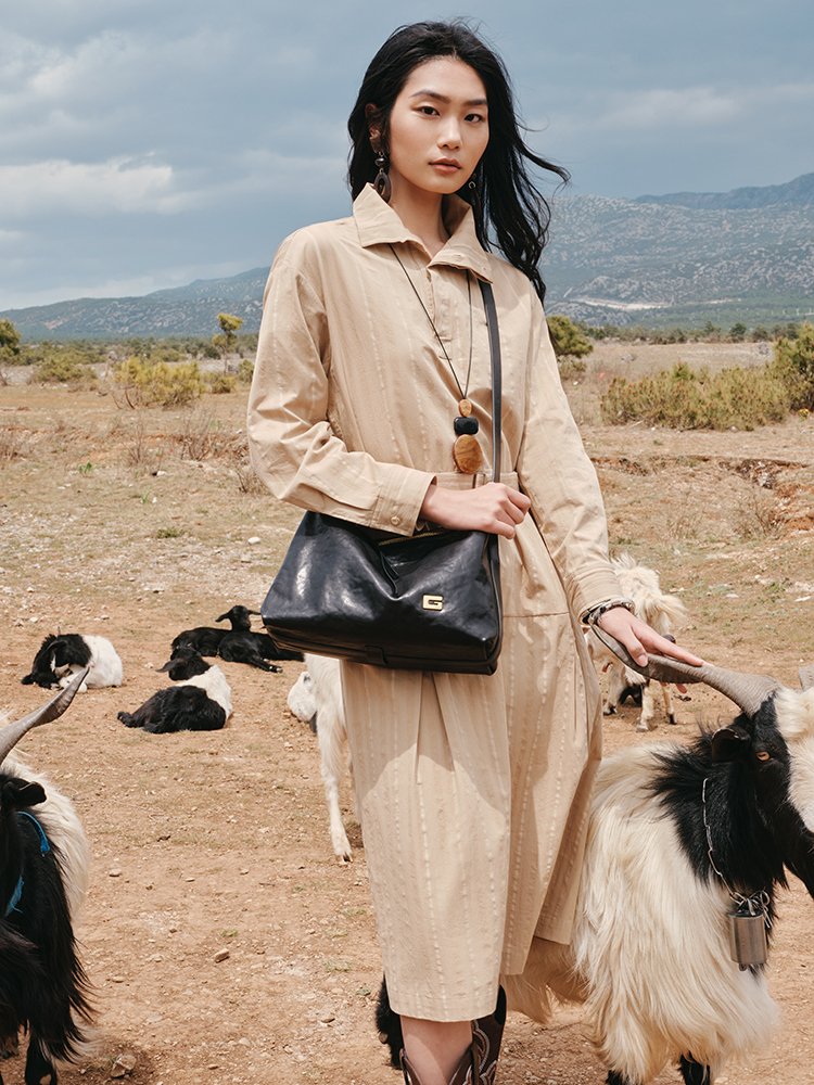 Vegetable-Tanned Hobo Bag