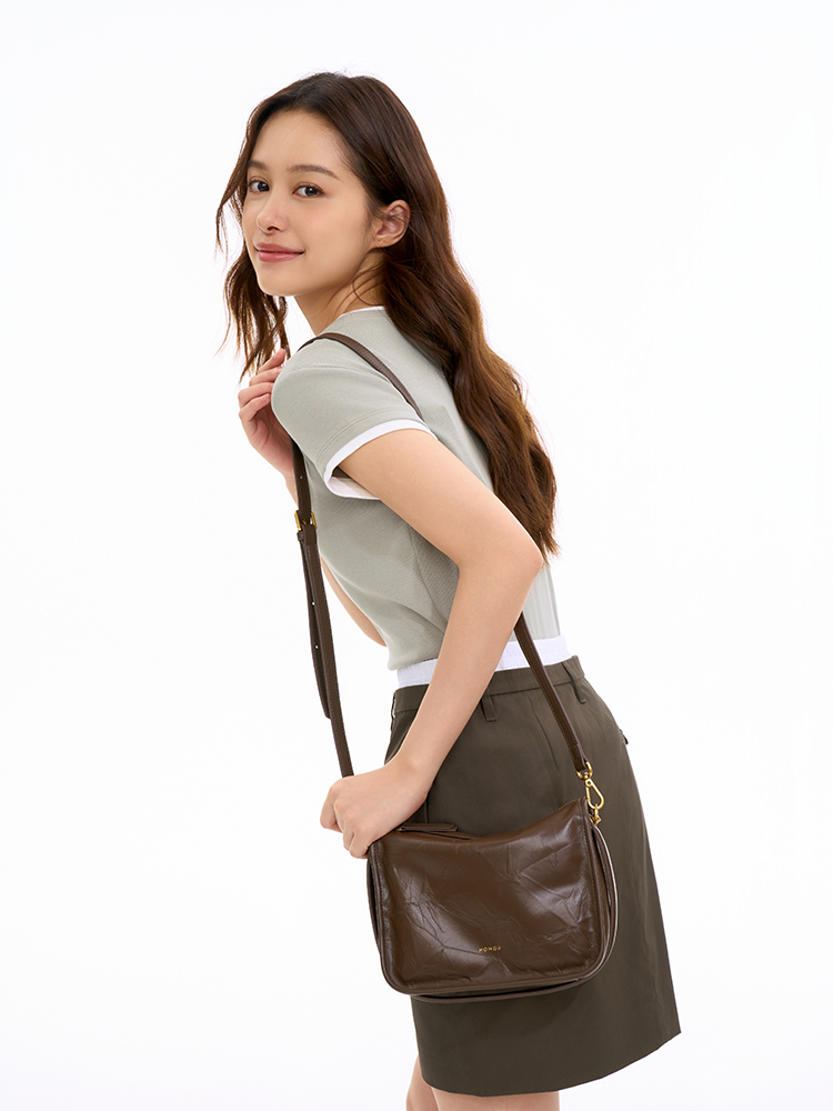Durable single-shoulder bag