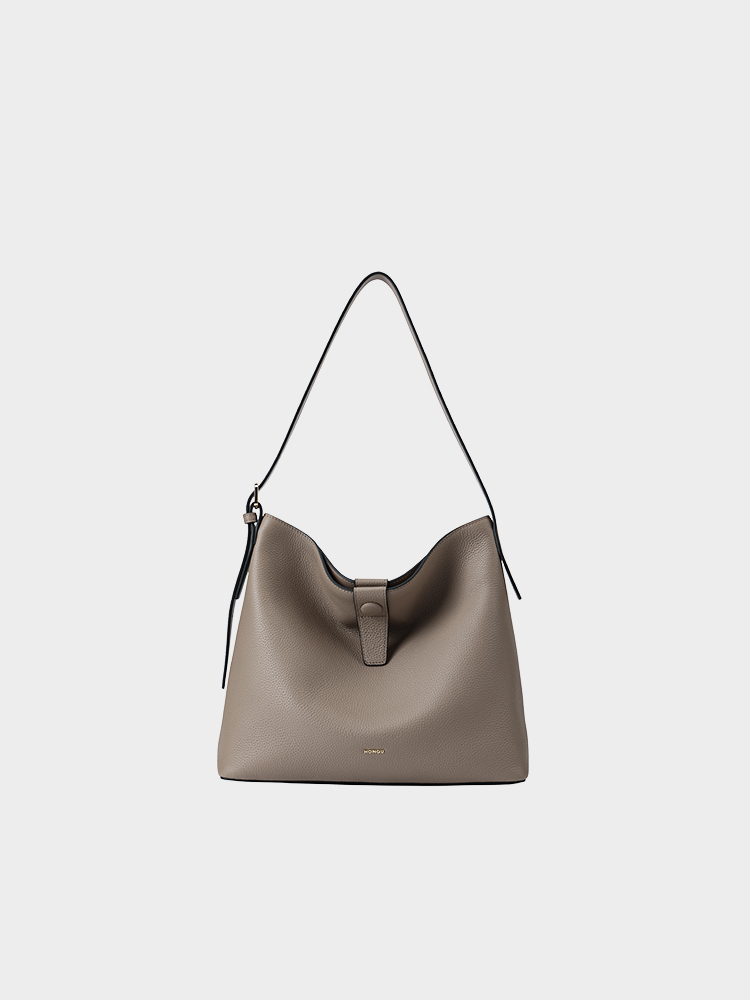 Simple bucket bag