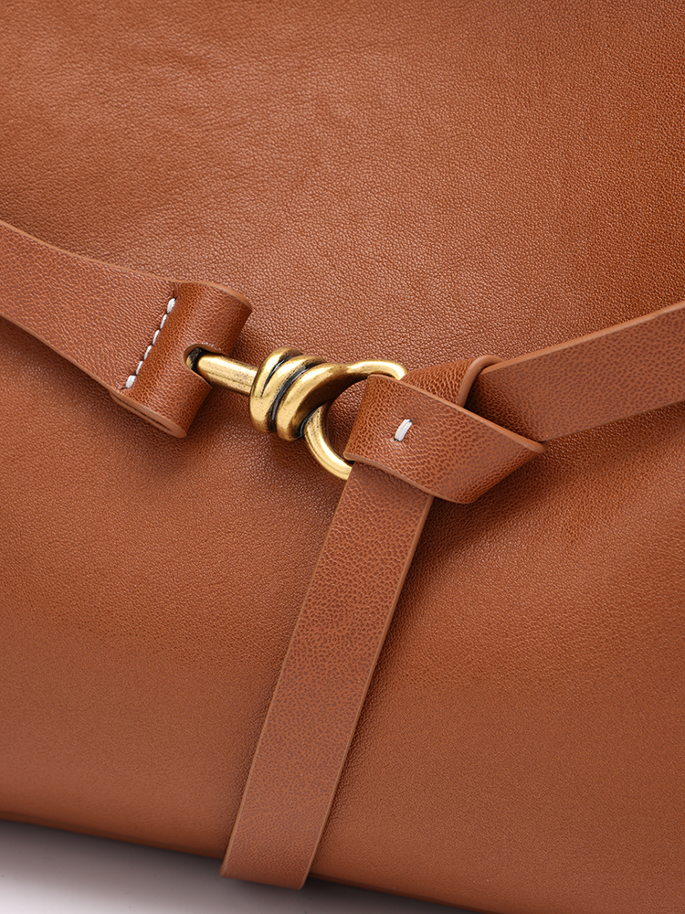 Large-capacity tote bag