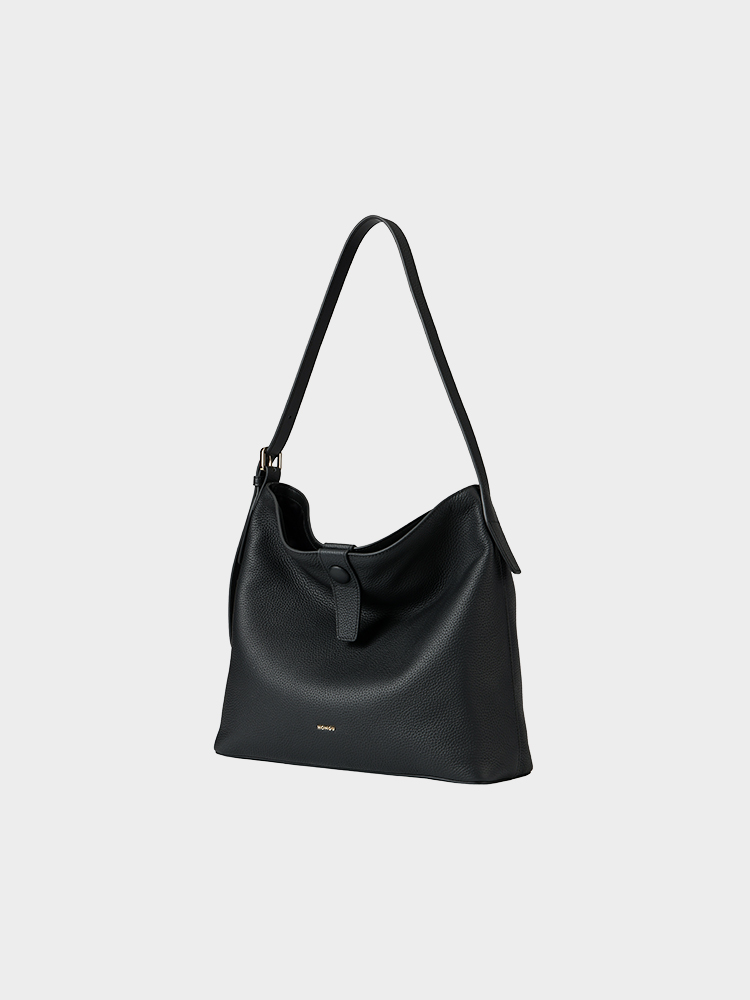 Simple bucket bag