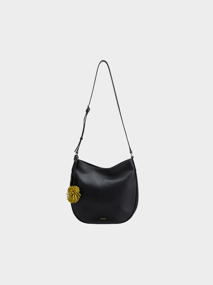 Single-shoulder semi-circular bag