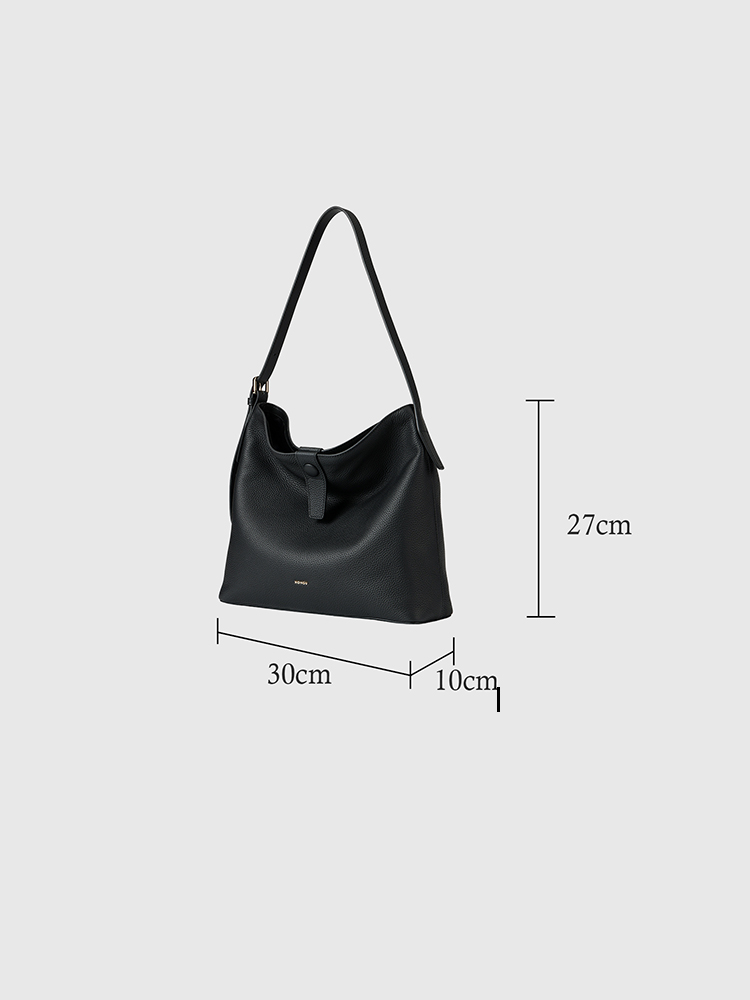 Simple bucket bag