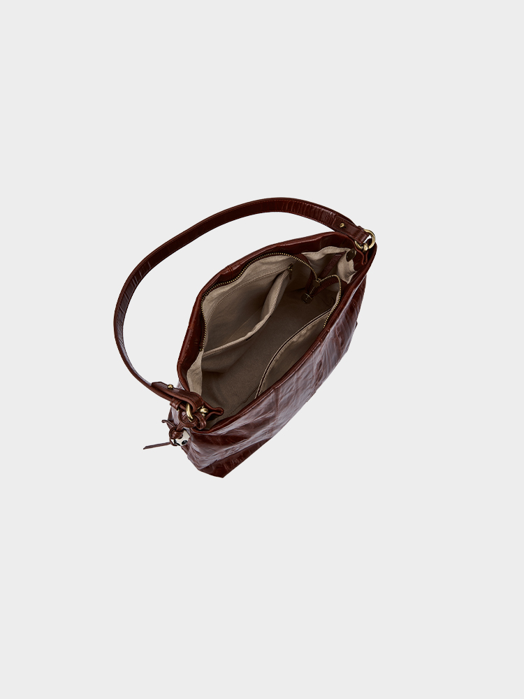 Oil wax single-shoulder bag