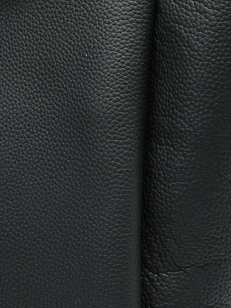 Large-capacity tote bag