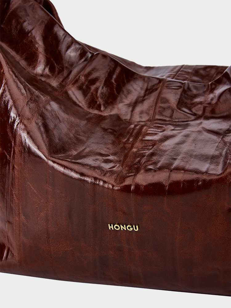 Oil wax single-shoulder bag