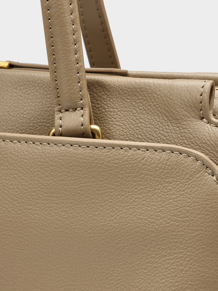 Large-capacity handbag