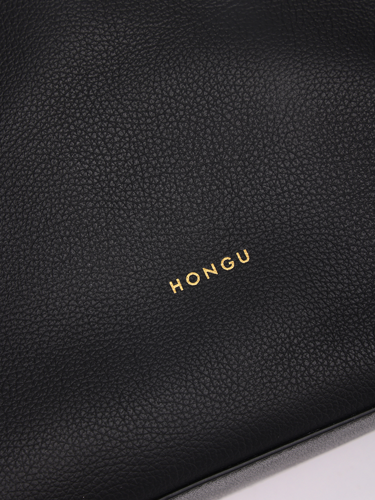 Single-shoulder crossbody bag