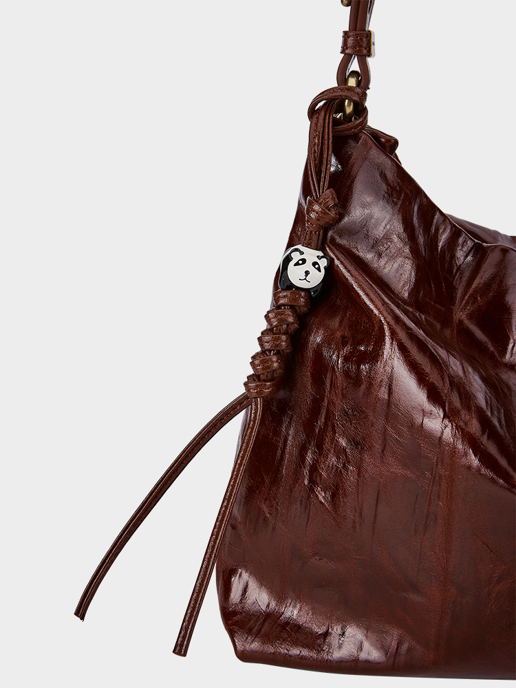 Oil wax single-shoulder bag