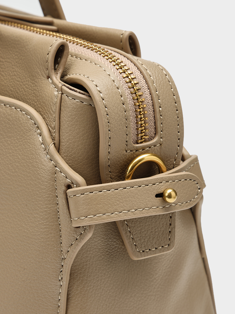 Large-capacity handbag