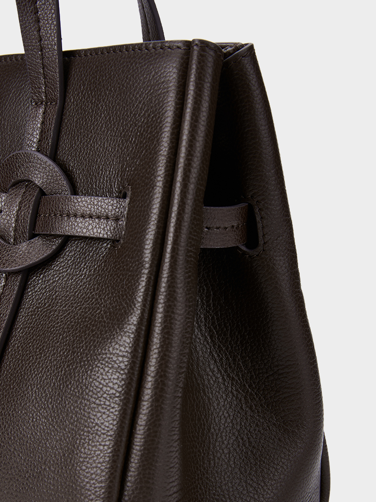 Large-capacity handbag