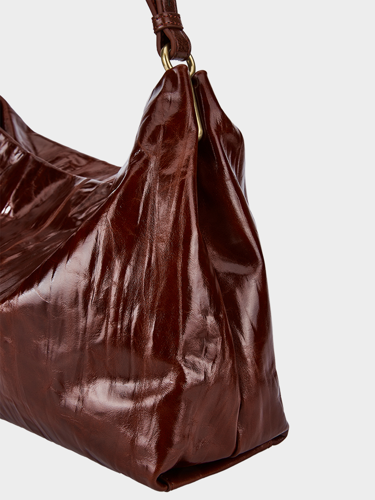 Oil wax single-shoulder bag