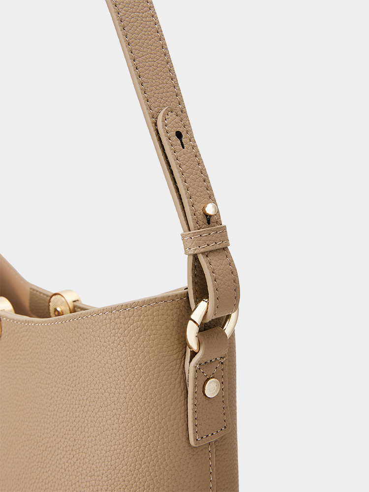 Versatile Bucket Bag